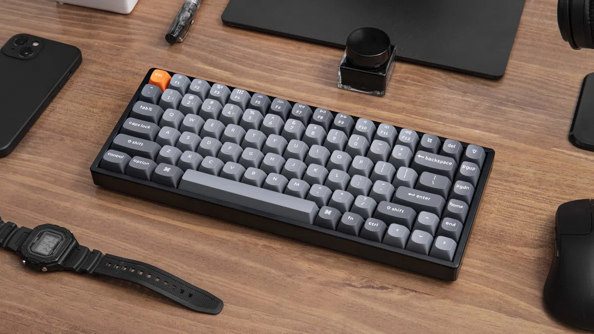 Keychron K2 MAX Tastiera meccanica wireless, 2,4 GHz/Bluetooth/USB-C, LED Bianco, QMK/VIA, Macro programmabili, PBT Keycaps, Per Mac Windows, Super Red Switch