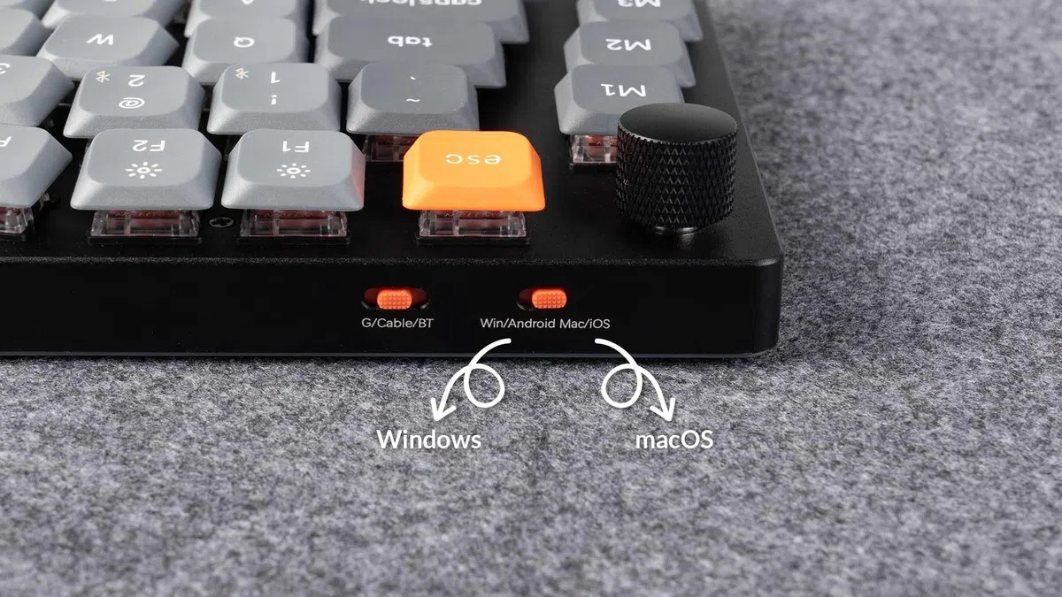 Keychron K15 MAX Tastiera meccanica wireless, 2,4 GHz/Bluetooth/USB-C, LED Bianco, QMK/VIA, Macro programmabili, PBT Keycaps, Per Mac Windows, Super Red Switch