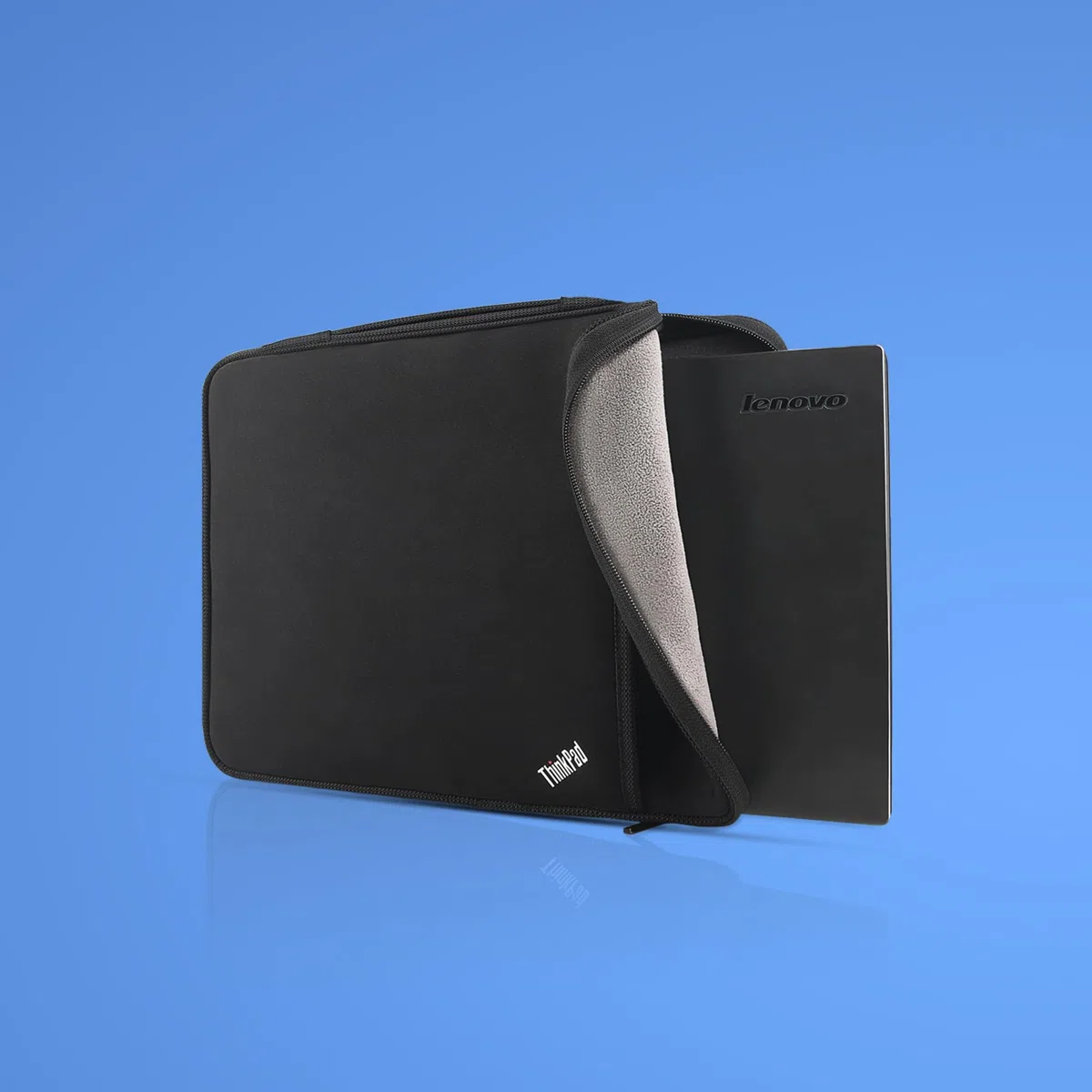 Lenovo ThinkPad 14” Sleeve - Custodia Protettiva per Notebook da 14", Design Slim e Leggero, Maniglia Imbottita, Protezione da Urti e Graffi, Compatibile con ThinkPad Serie 14" - Nero