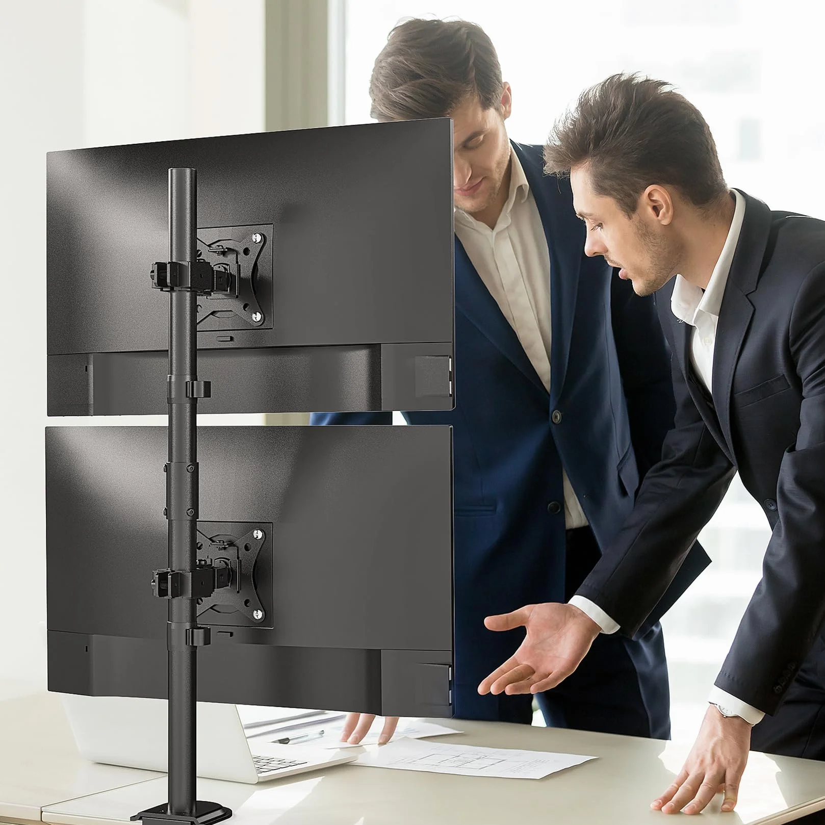 PUTORSEN Supporto per Doppio Monitor Verticale per Monitor LCD LED da 17 a 32 Pollici, Carico Massimo 9kg, 2 Modalità di Installazione