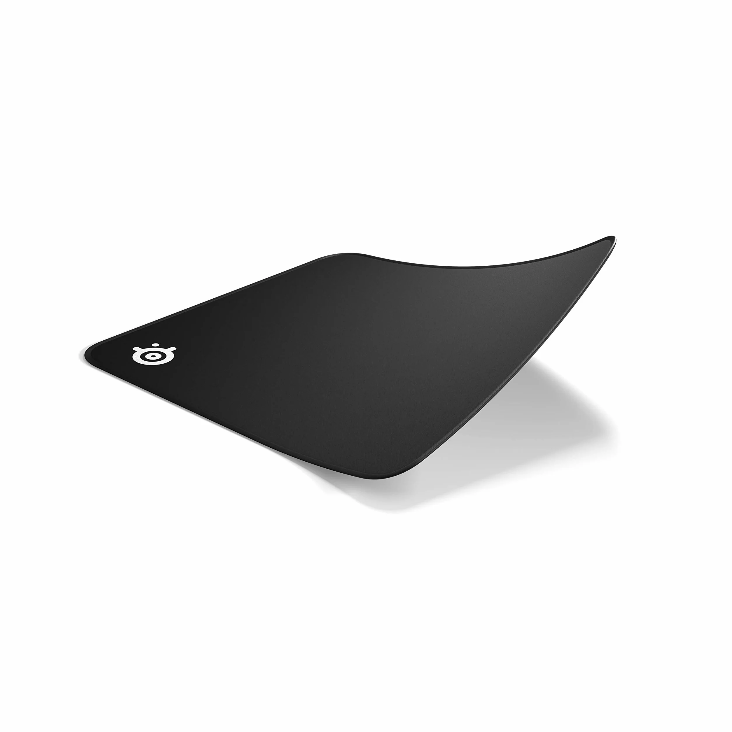 SteelSeries QcK Edge Mouse pad da gioco in tessuto, Bordi con impunturatura antisfilacciamento, Ottimizzato per sensori di gioco, Dimensioni M (320mm x 270mm x 2mm)