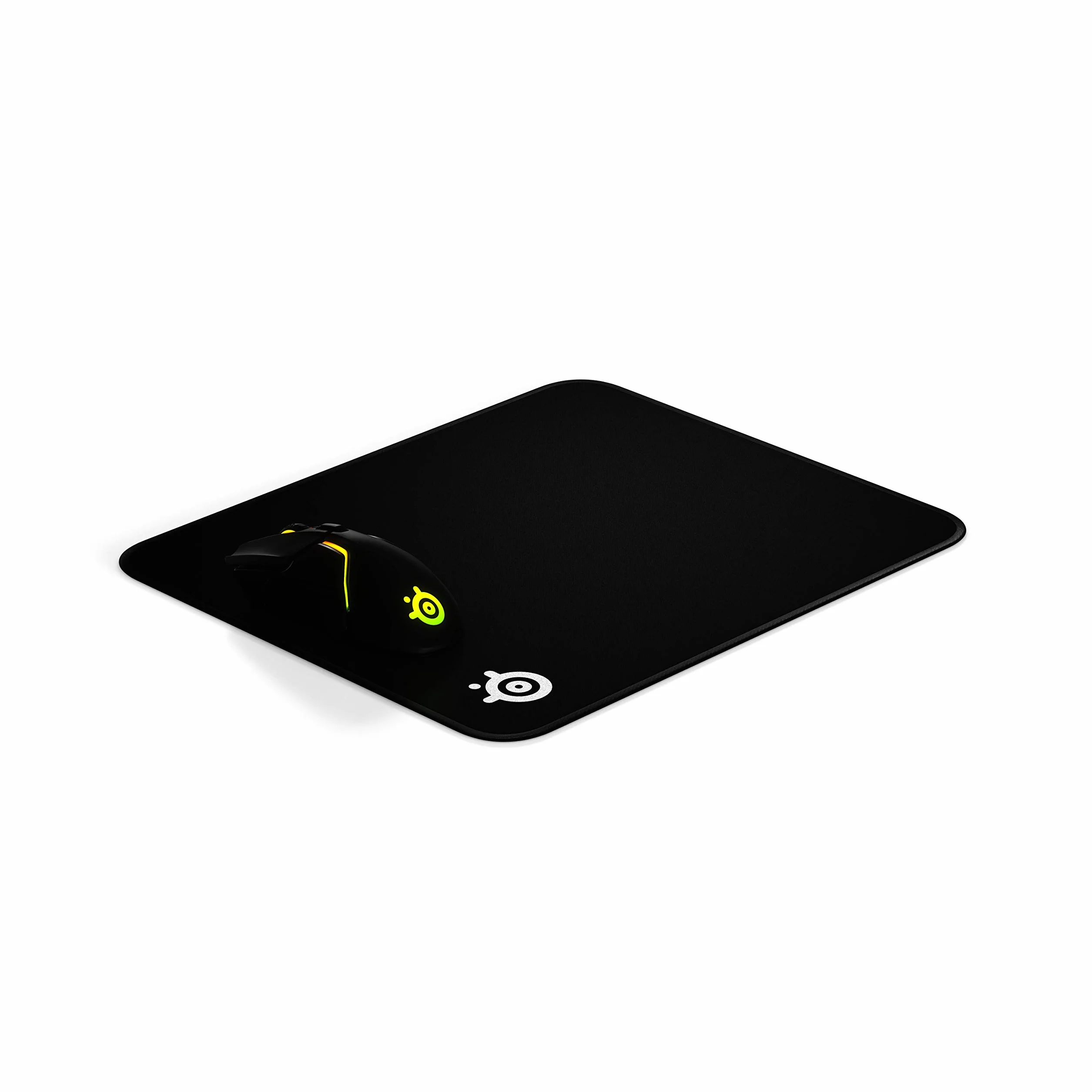SteelSeries QcK Edge Mouse pad da gioco in tessuto, Bordi con impunturatura antisfilacciamento, Ottimizzato per sensori di gioco, Dimensioni M (320mm x 270mm x 2mm)