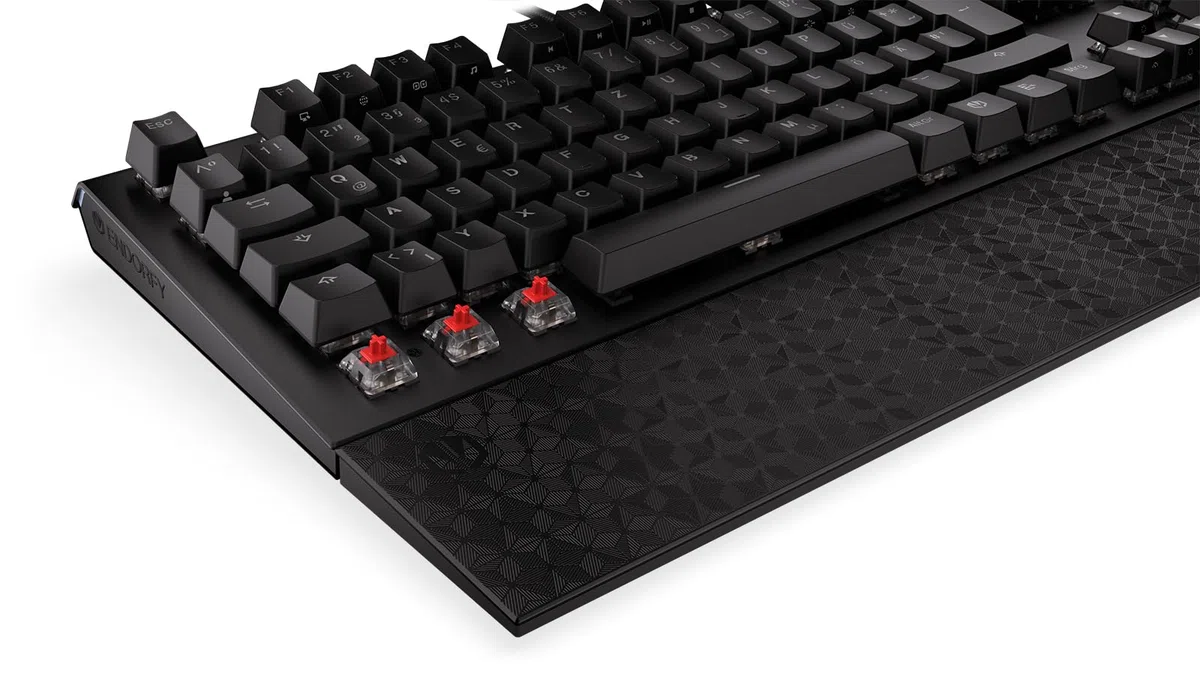 ENDORFY Omnis DE Kailh Red, switch meccanici Kailh Red, poggiapolsi magnetico, tastiera meccanica full size, layout Tedesco QWERTZ, EY5D027