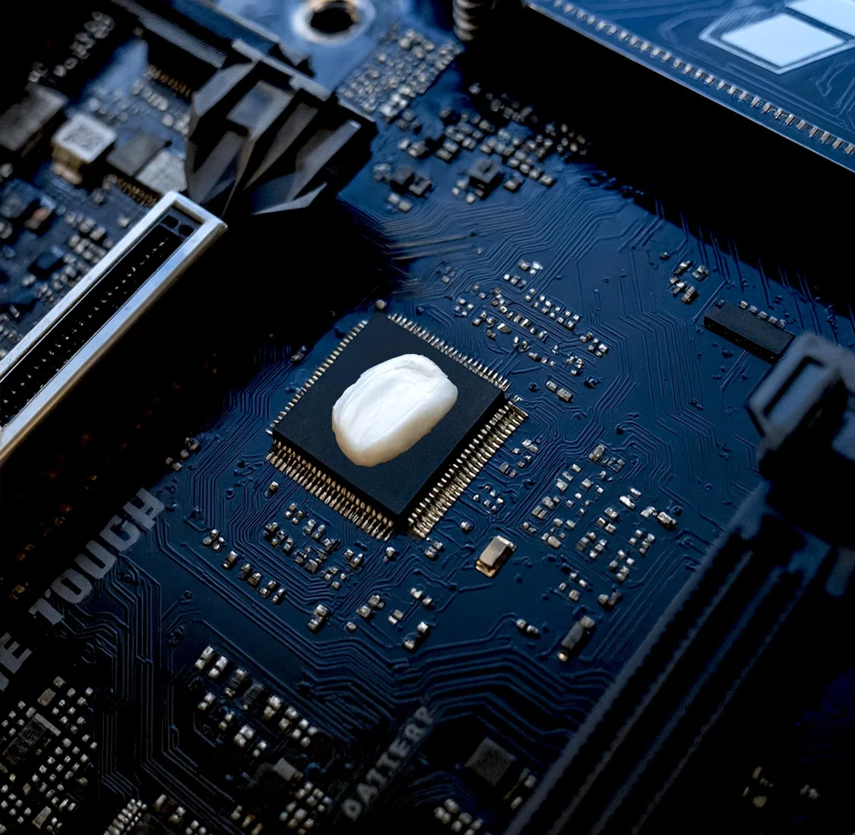 2 W/mK, colla termica per dissipatore di calore, liquido, 100 g, ideale per dissipatore di calore, LED, RAM, GPU e elettronica di potenza, silicone con componenti in alluminio