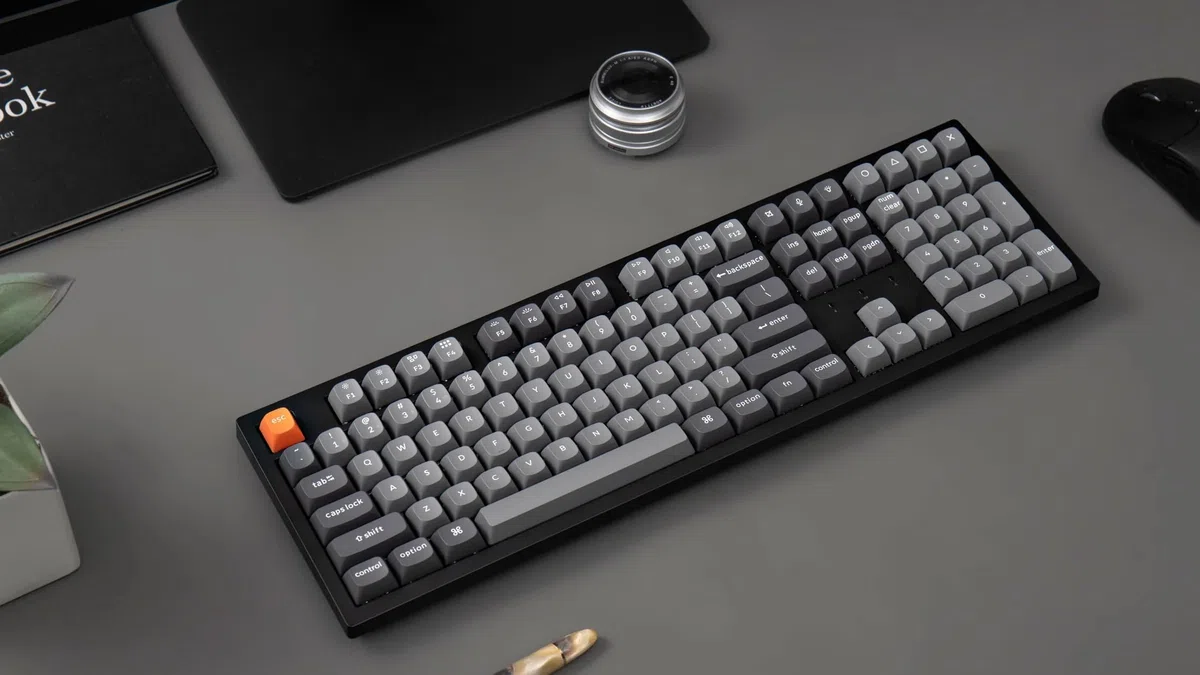 Keychron K10 MAX Tastiera meccanica wireless, 2,4 GHz/Bluetooth/USB-C, LED bianco, QMK/VIA, Macro programmabili, PBT Keycaps, Per Mac Windows, Super Red Switch