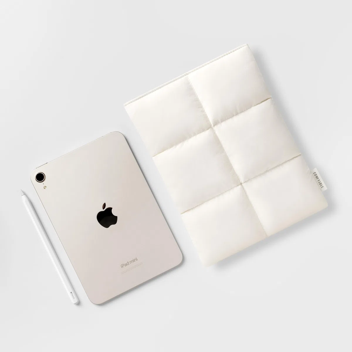 Comfyable Puffy custodia tablet 7-8 pollici compatibile con iPad Mini 7 2024 A17 Pro, Mini 6 2021 A15, borsa tablet trapuntata stile puffer per donna e uomo, bianco riso