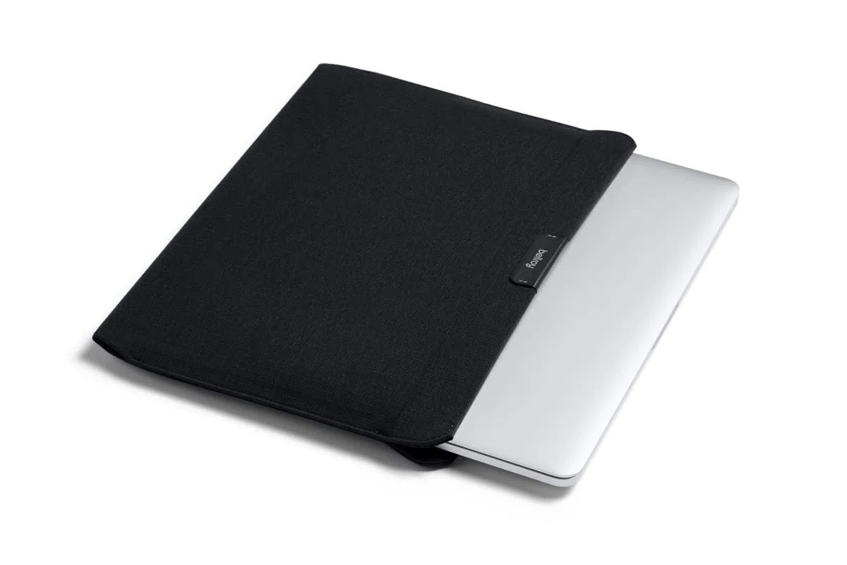 Bellroy Laptop Sleeve (notebook da 14", tessuto riciclato resistente all'acqua, accesso magnetico) - Black
