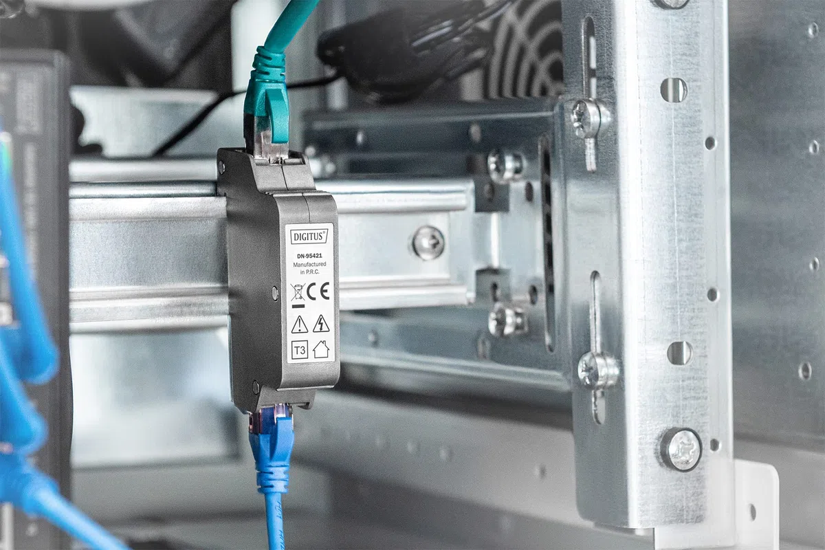 DIGITUS Protezione contro le sovratensioni PoE - fino a 10 kV - 2x porta RJ45 - PoE++ - montaggio su guida DIN - classe di protezione IP40 - 10/100/1000Mbps